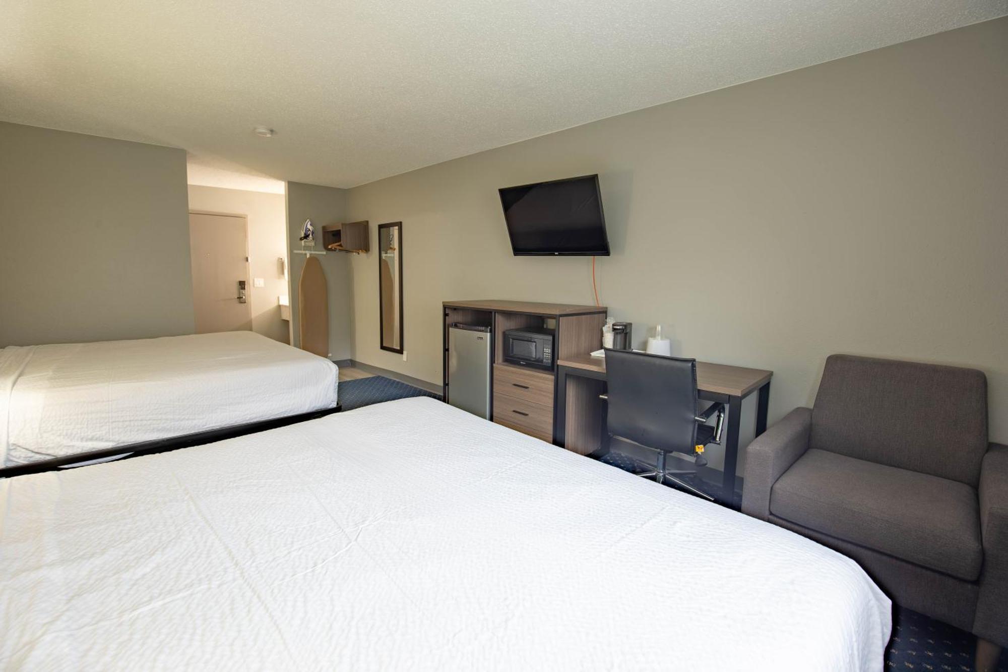 Super 8 By Wyndham Rockford I-90 Casino District Hotel Bagian luar foto