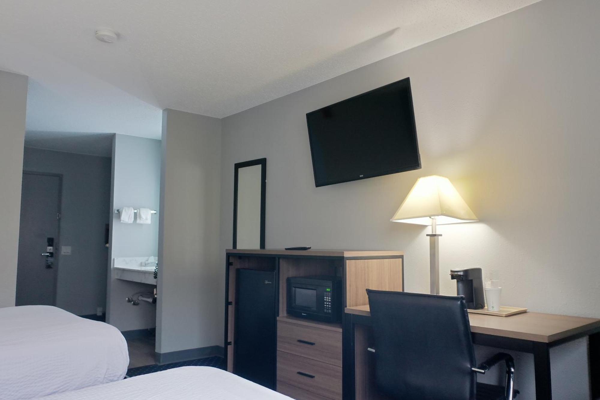 Super 8 By Wyndham Rockford I-90 Casino District Hotel Bagian luar foto